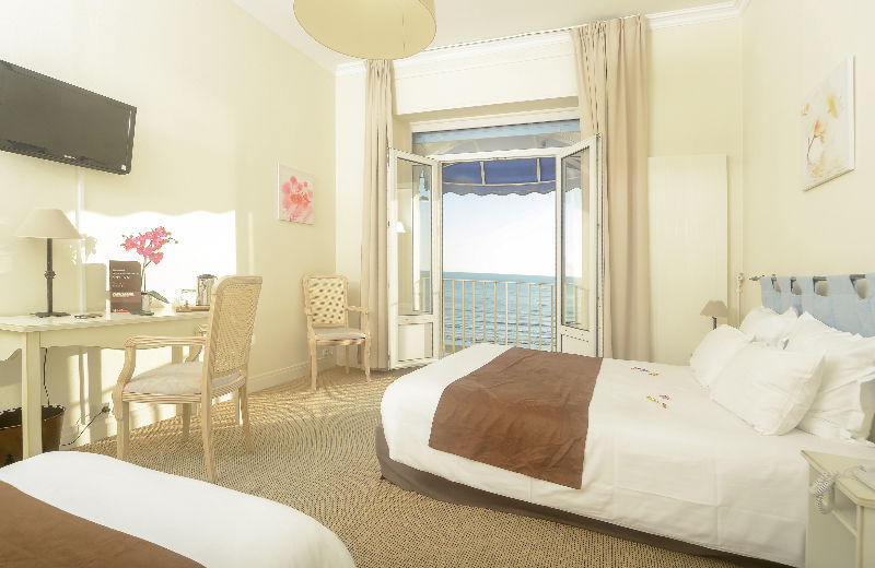 Cerise Royan - Le Grand Hotel De La Plage エクステリア 写真